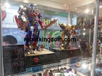 Transformers News: New Images and Details: Calibre Transformers DOTM Optimus Prime and Bumblebee