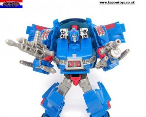 Transformers News: In-Hand Images: Transformers Generations 30th Anniversary Deluxe Goldfire, Skids, and Dreadwing