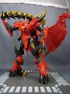 Transformers News: In-Hand Images: Go! Guren Dragotron and Hunter Arcee