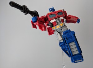 Transformers News: Comparing Poseability Between Siege Optimus Prime and MP-44 Optimus Prime