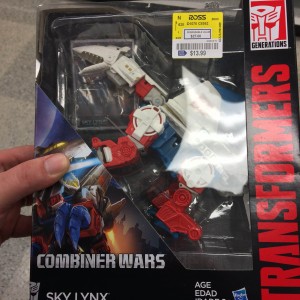 Transformers News: Transformers Combiner Wars Sky Lynx and Onslaught Showing Up at Ross