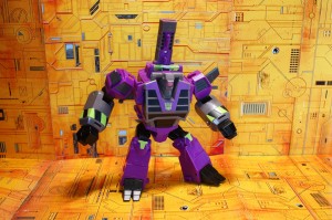 Transformers News: In Hand Images and Sighting of Cyberverse Ultra Class Clobber