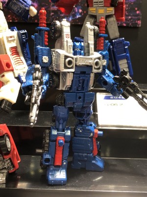 Transformers News: More Images of Takara Tomy Transformers War for Cybertron: Siege Line