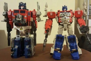 Transformers News: In Hand Pictures of Transformers Titans Return: Powermaster Prime with G1, Fort Max with Open Legs and More