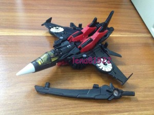 Transformers News: In-Hand Images: Generations Deluxe Windblade