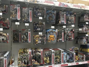 Transformers News: New Transformers Advertising Banners at Toys R Us