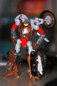 Transformers News: Toy Images of e-Hobby Transformers United Autobot 3 Pack - Scrap Heap