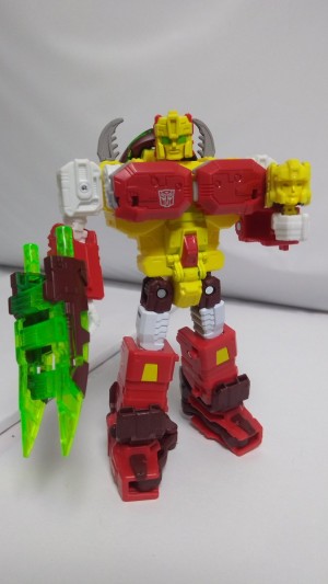 Transformers News: Transformers Titans Return Deluxe Repugnus In-Hand Images