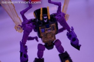 Transformers News: NYCC 2016 Gallery: Titans Return Brawn, Kickback, Voyager Optimus Prime, Titan Masters Repugnus, Shuffler and more