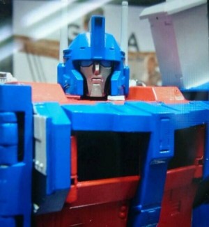 Transformers News: Tokyo Toy Show Coverage: Video and Masterpiece Images - Ultra Magnus, Star Saber, Bumblebee, Wheeljack