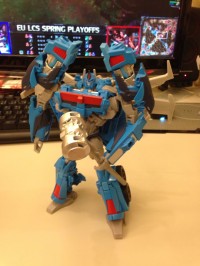 Transformers News: Transformers Prime: Beast Hunters Voyager Ultra Magnus In-Hand Images