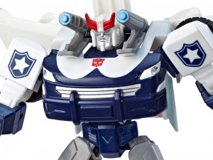 Transformers News: Transformers Cyberverse Warrior Class Prowl Video Review