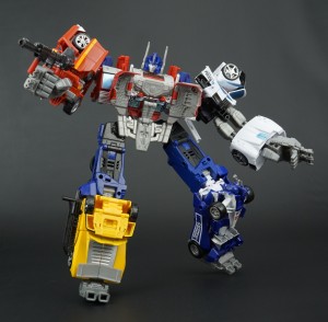 Transformers News: New Galleries: Unite Warriors UN-05 Convoy Grand Prime