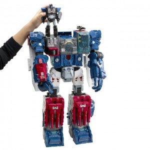 Transformers News: TFsource News! Titans Return Fort Max, SDCC Exclusives, Xtransbots Mightron & More!