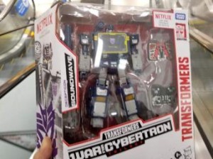 Transformers News: New Netflix Transformers Voyager class Sightings and Listings