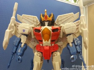 Transformers News: In-Hand Images - Transformers Generations Combiner Wars Leader Starscream