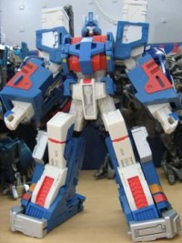 Transformers News: Buyer beware: KO City Commander