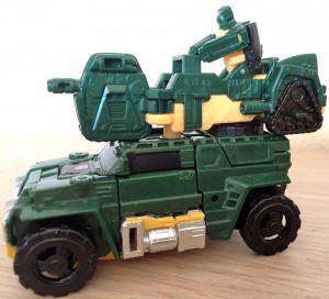 Transformers News: Images of Both Legends and Titanmaster Brawn from Titans Return Interacting Together