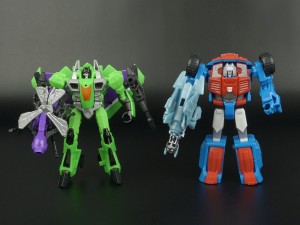 Transformers News: New Galleries: Generations Legends Gears with Eclipse and Acid Storm with Venin