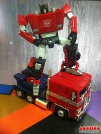 Transformers News: In-Hand Images: Takara Tomy MP-12 Lambor