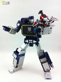 Transformers News: Extensive Pictorial Review of Takara Tomy Transformers Masterpiece MP-13 Soundwave with Laserbeak