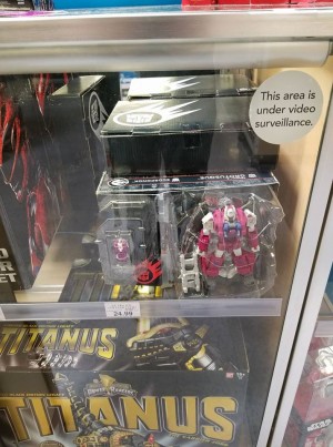 Transformers News: Transformers Titans Return Grotusque Found in Toys R Us Stores