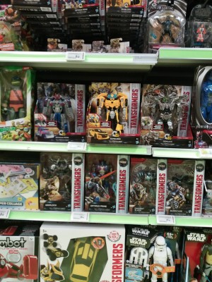 Transformers News: Transformers: The Last Knight Toys Sighted in Italy