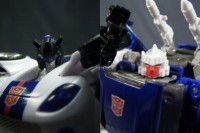 Transformers News: In Hand Images of United Jazz and Tracks