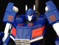 Transformers News: Transformers Generations: Fall of Cybertron Deluxe Ultra Magnus Video Review