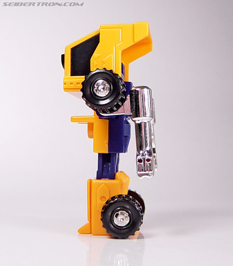 Transformers G1 1984 Huffer (Drag) (Reissue) (Image #22 of 33) Transformers G1 1984 Huffer (Drag) (Reissue) (Image #22 of 33)
