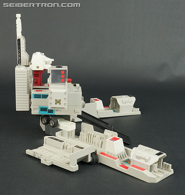 Transformers G1 1986 Metroplex (Metroflex) (Image #24 of 97)