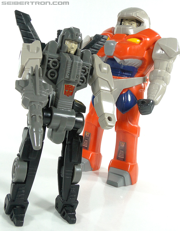 Transformers News: New Toy Galleries: Pretenders Bugly, Iguanus, Finback, Groundbreaker, Sky High, and Splashdown! Image