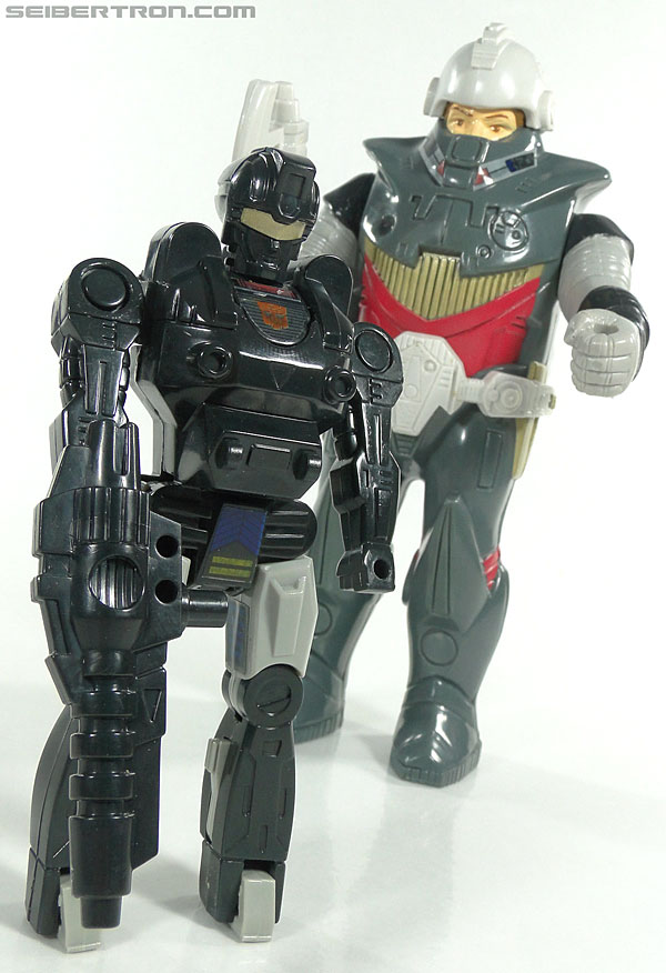 Transformers News: New Toy Galleries: Pretenders Metalhawk, Lander, Diver, Phoenix, Blood, Dauros and Gilmer! Image