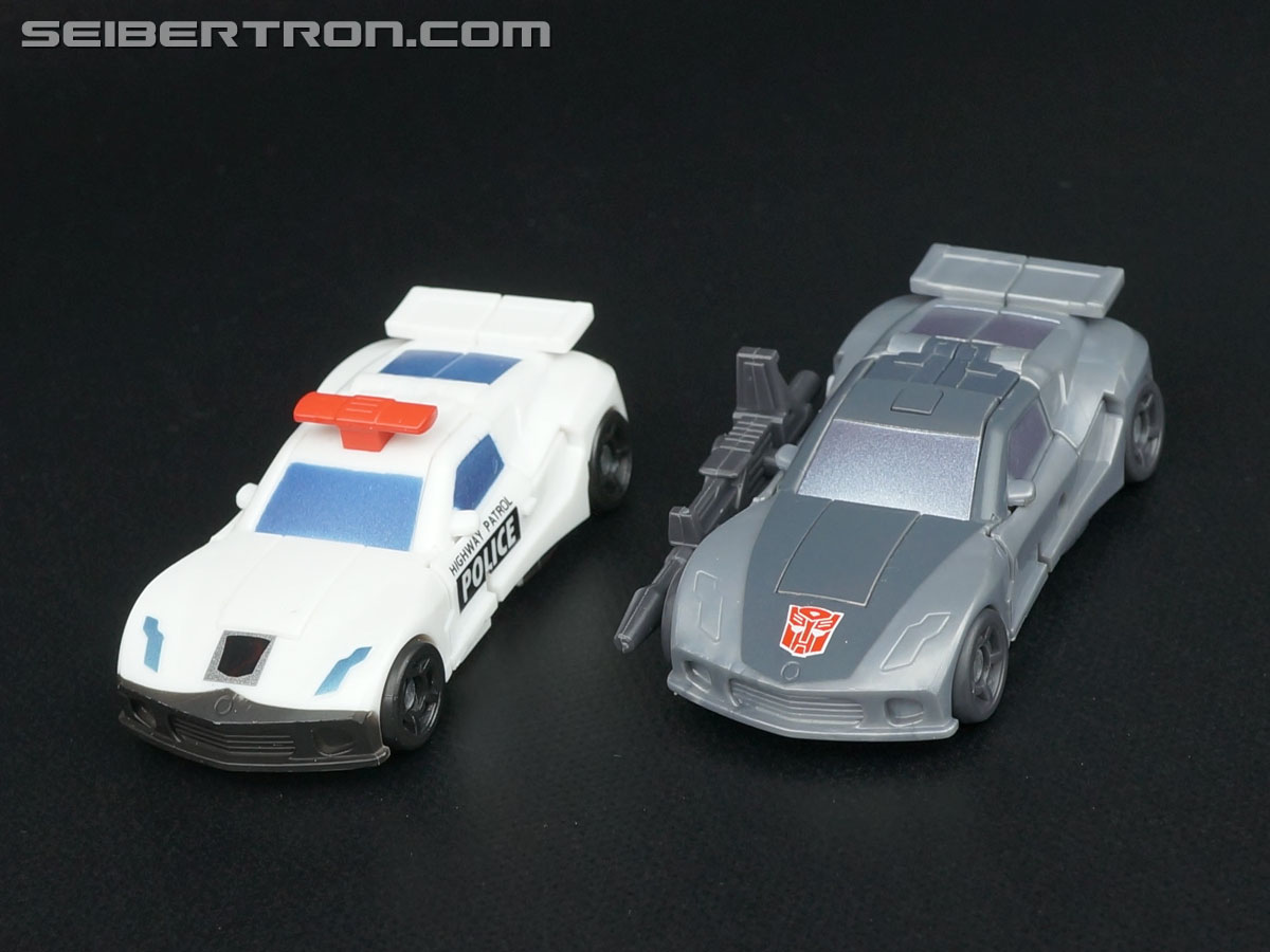 Transformers Generations Bluestreak (Silverstreak) (Image #38 of 101)