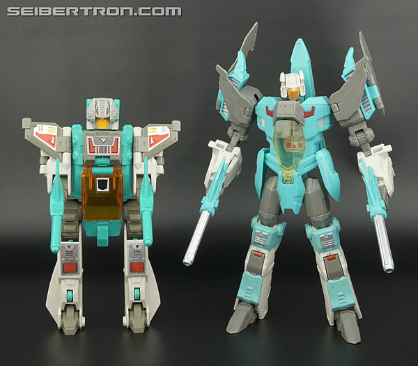 Transformers News: New Galleries: Generations Voyager Brainstorm with Arcana