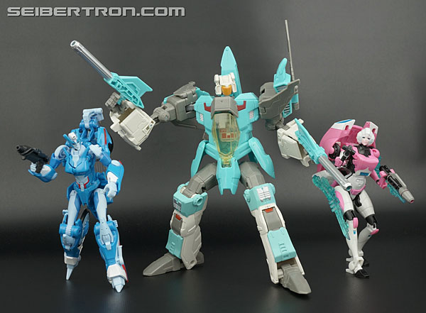 Transformers News: New Galleries: Generations Voyager Brainstorm with Arcana