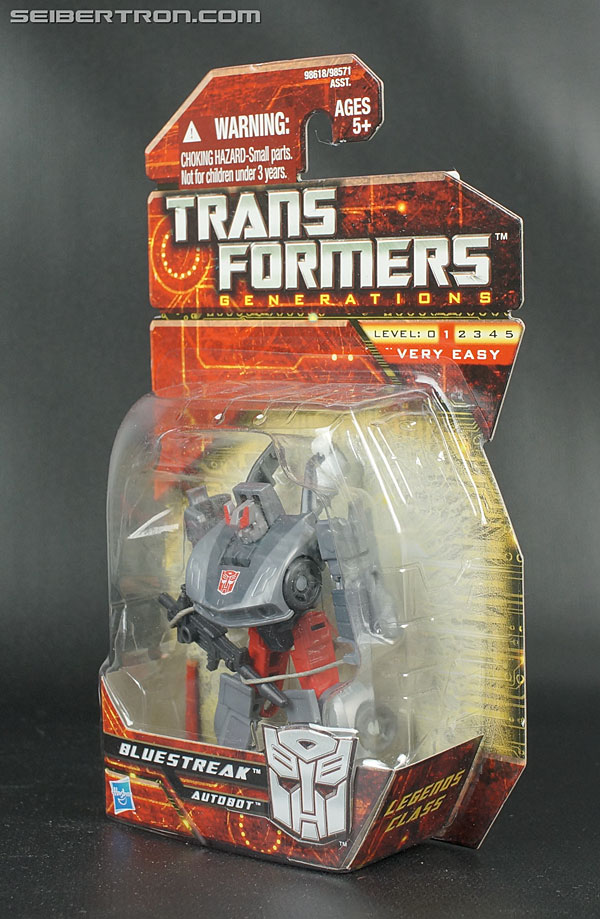Transformers Generations Bluestreak (Silverstreak) (Image #6 of 101)