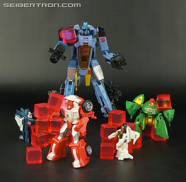 Transformers News: New Galleries: Generations Legends Swerve with Flanker and Cosmos with Payload Transformers News: New Galleries: Generations Legends Swerve with Flanker and Cosmos with Payload