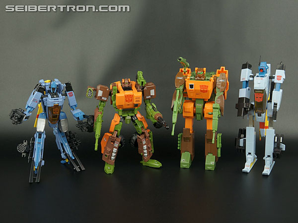 Transformers News: New Gallery: Transformers Generations Voyager Roadbuster Transformers News: New Gallery: Transformers Generations Voyager Roadbuster