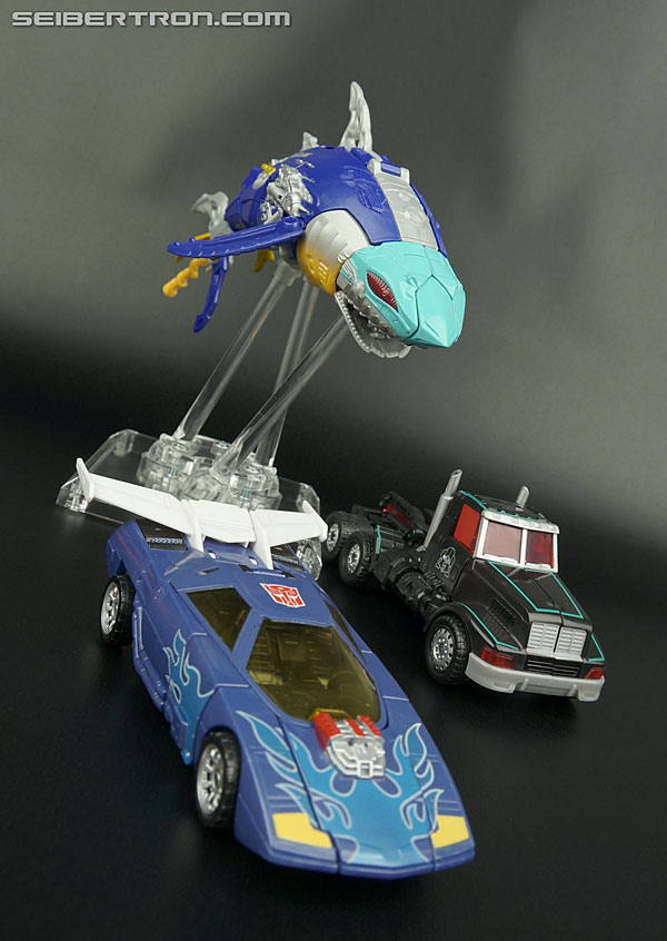 Transformers News: New Gallery: Transformers Generations Voyager Sky-Byte and Club Scourge Gallery Update Transformers News: New Gallery: Transformers Generations Voyager Sky-Byte and Club Scourge Gallery Update
