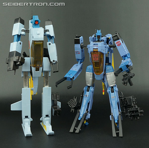 Transformers News: New Gallery: Generations Voyager Class Whirl