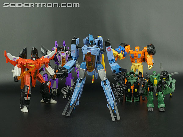 Transformers News: New Gallery: Generations Voyager Class Whirl