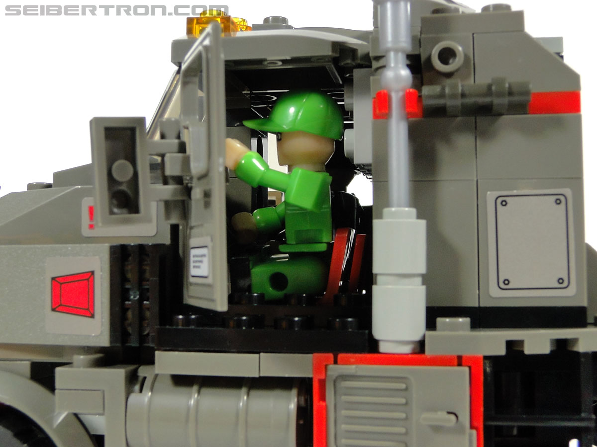 Kre-O Transformers Kreon Specialist (Image #1 of 48)