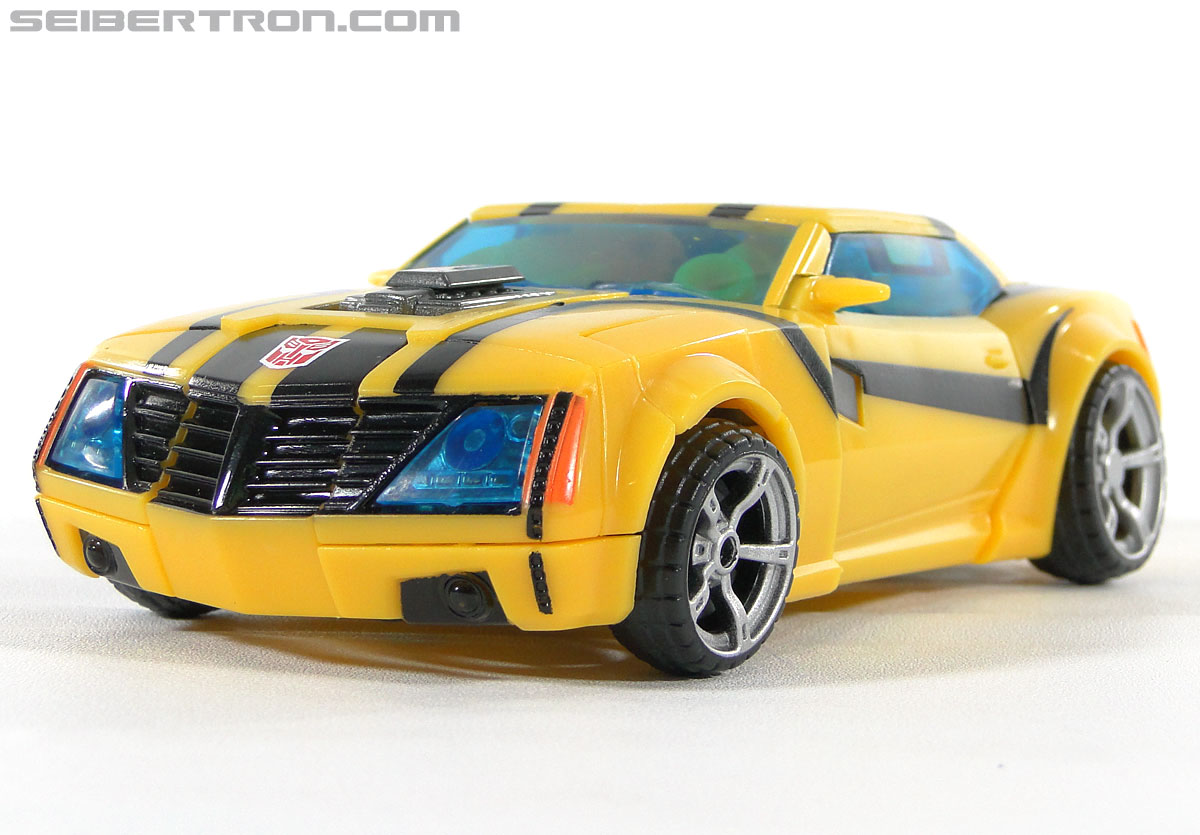 Transformers Prime: First Edition Bumblebee (Image #29 of 130) Transformers Prime: First Edition Bumblebee (Image #29 of 130)