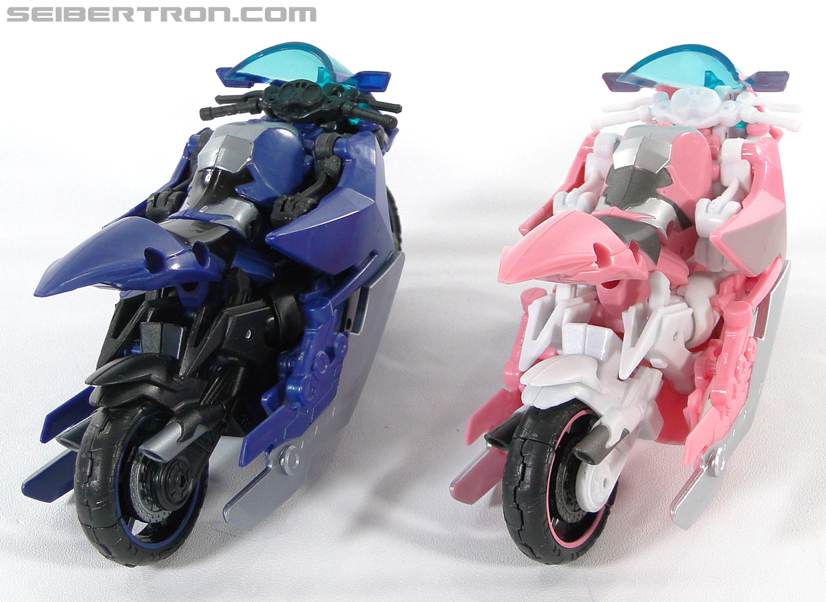 Transformers Prime: First Edition Arcee (NYCC) (Image #50 of 127)