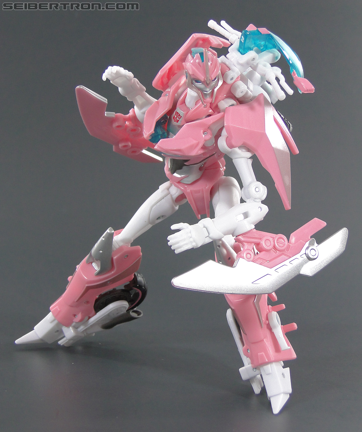 Transformers Prime: First Edition Arcee (NYCC) (Image #87 of 127)