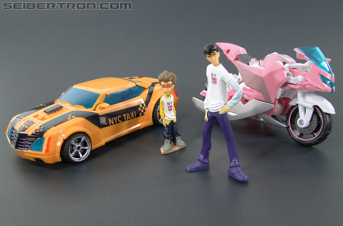 Transformers Prime: First Edition Raf Esquivel (NYCC) (Image #47 of 59)