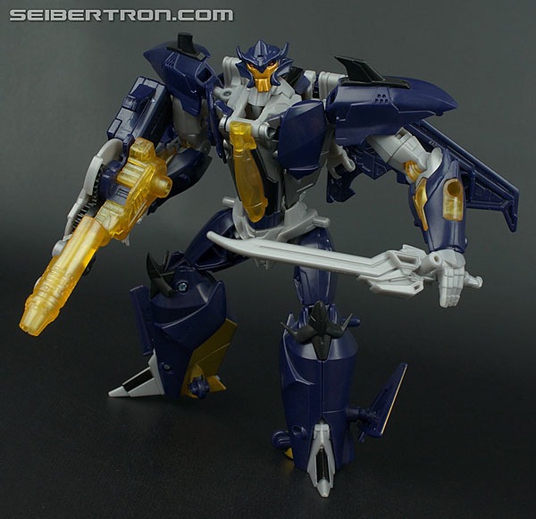 New Transformers Prime Galleries: Voyager Class Dreadwing and Skyquake