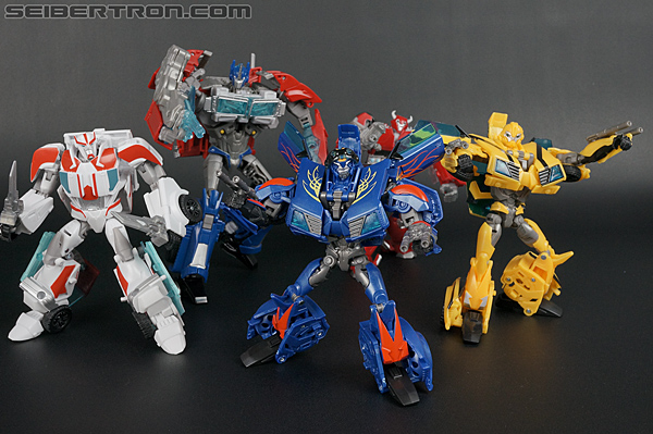 Transformers News: New Toy Galleries: Transformers Prime Deluxes Knock Out and Hot Shot Image