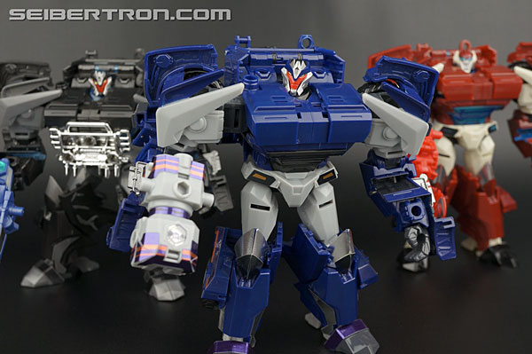 Transformers News: Top 5 Transformer toys sold at retail but NOT in the US Transformers News: Top 5 Transformer toys sold at retail but NOT in the US